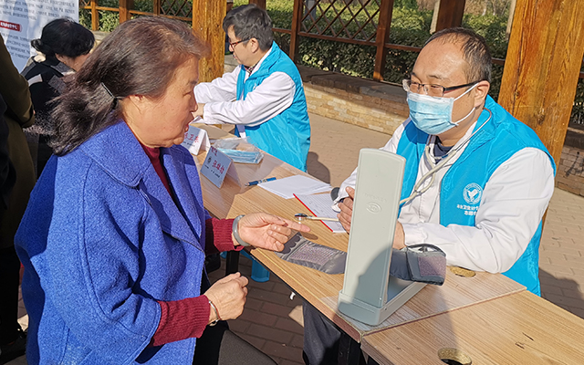 【学雷锋日】中欧平台,中欧（中国）举办“爱满京城，牵手智慧家医”志愿服务活动(图5)